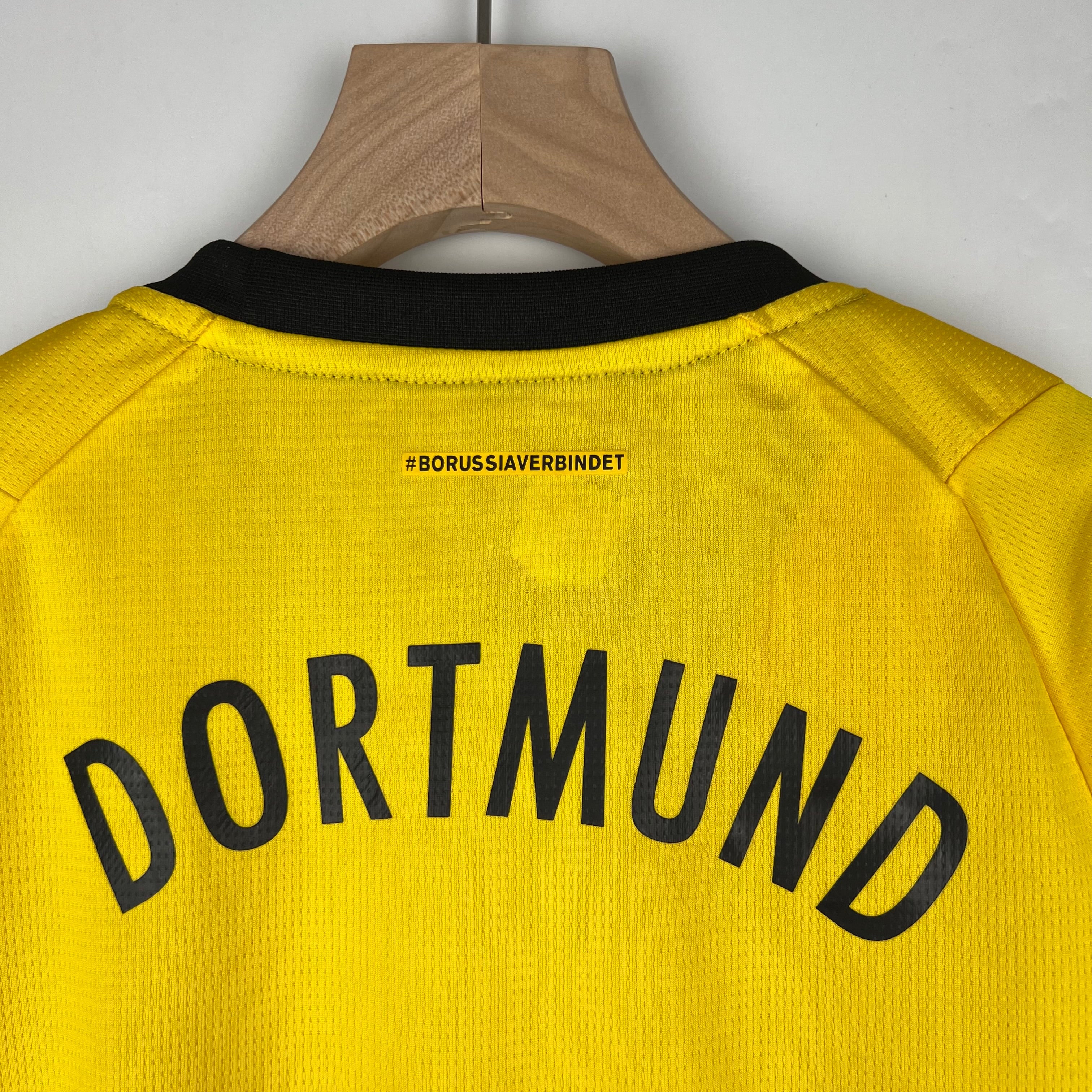 Borussia Dortmund 23-24 Home Children’s Kit Personalizado