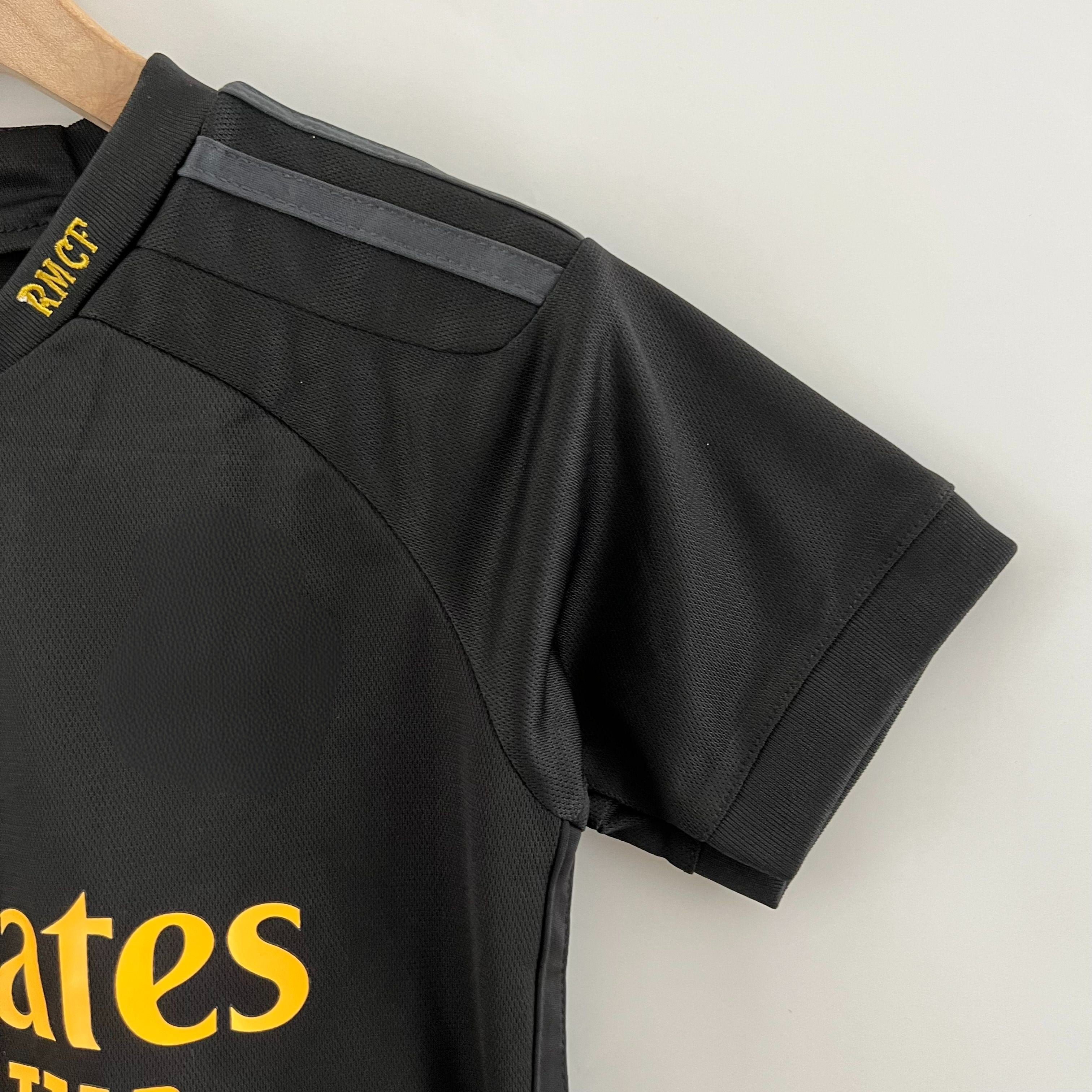 R.m. 23 - 24 Third Kit Children’s Parche Especial