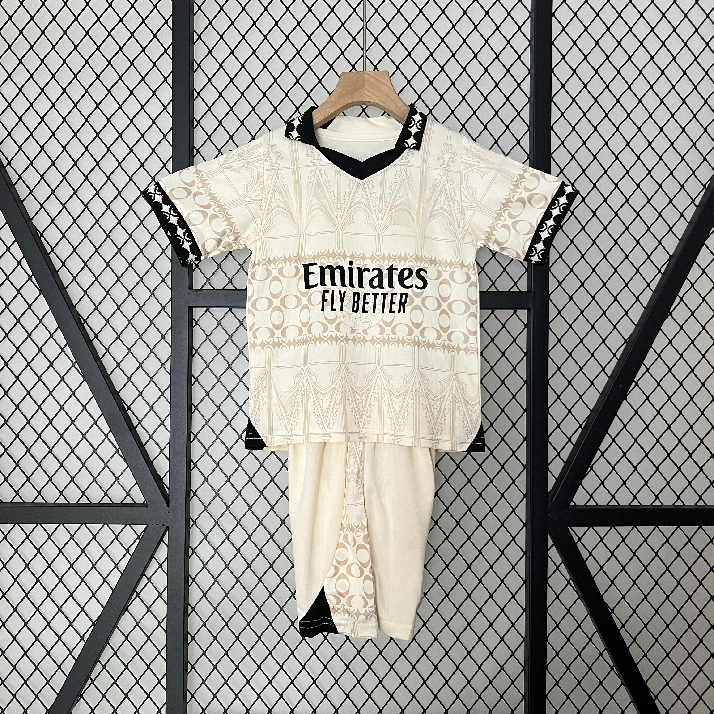 Ac Milan 23-24 Special Edition Pleasures Children’s Kit Parche Especial