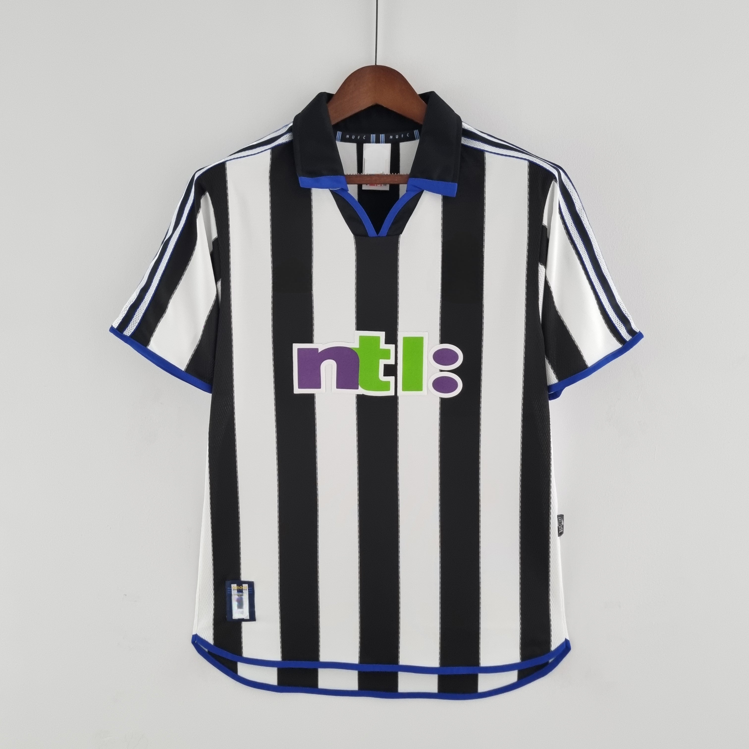 Camisola Newcastle 00-01, Principal (Retro)