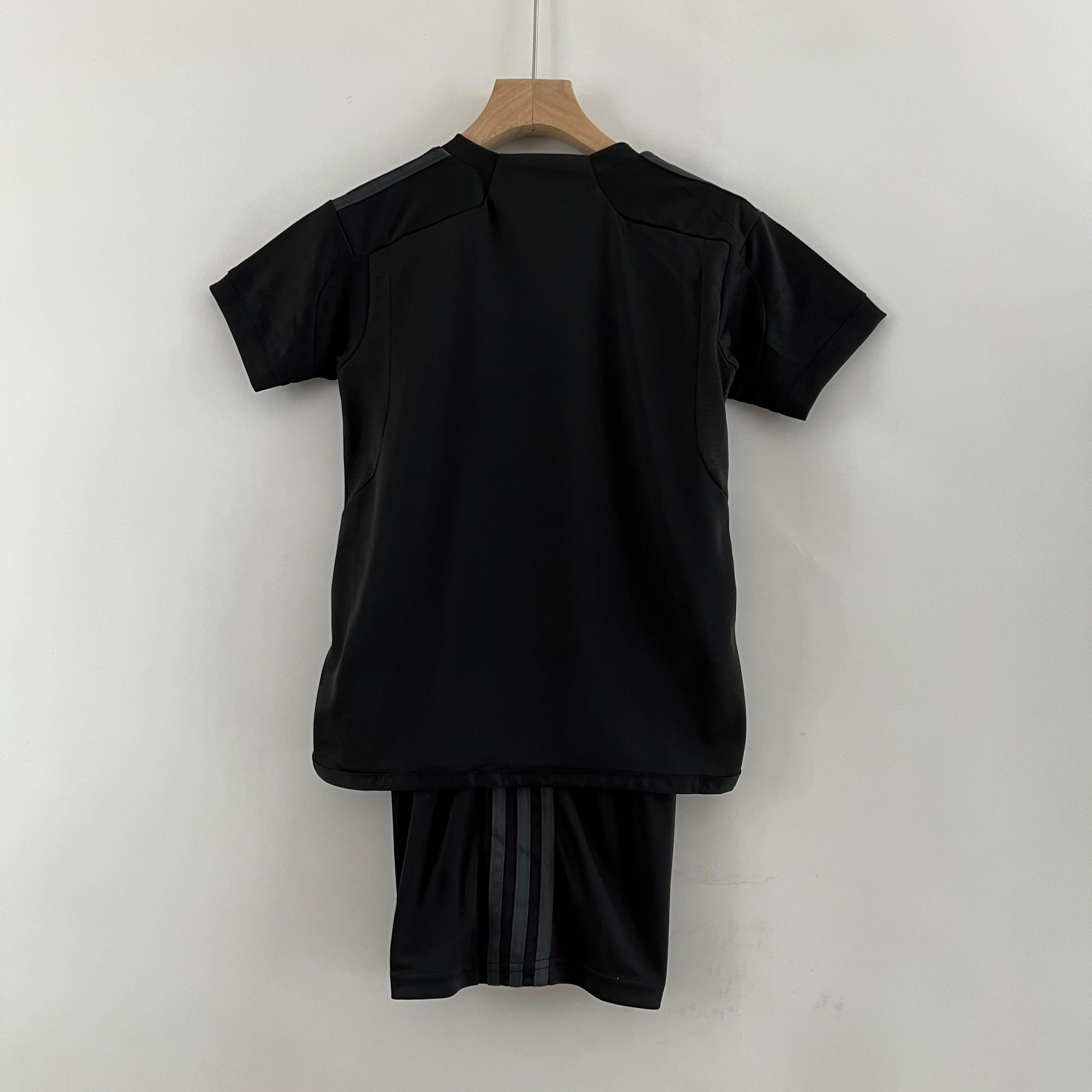 R.m. 23 - 24 Third Kit Children’s Parche Especial