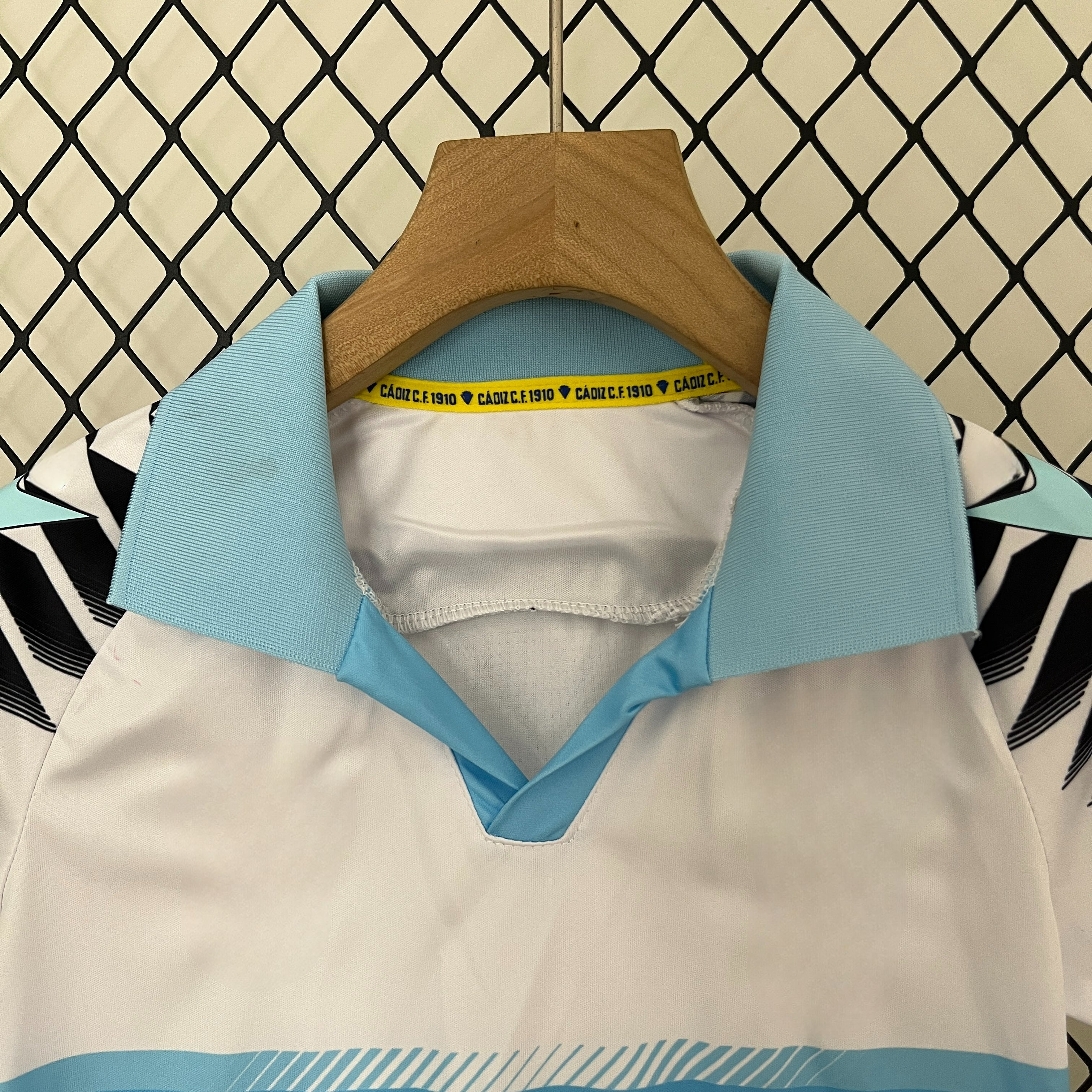 Cádiz 24-25 Away Children’s Kit Personalizado