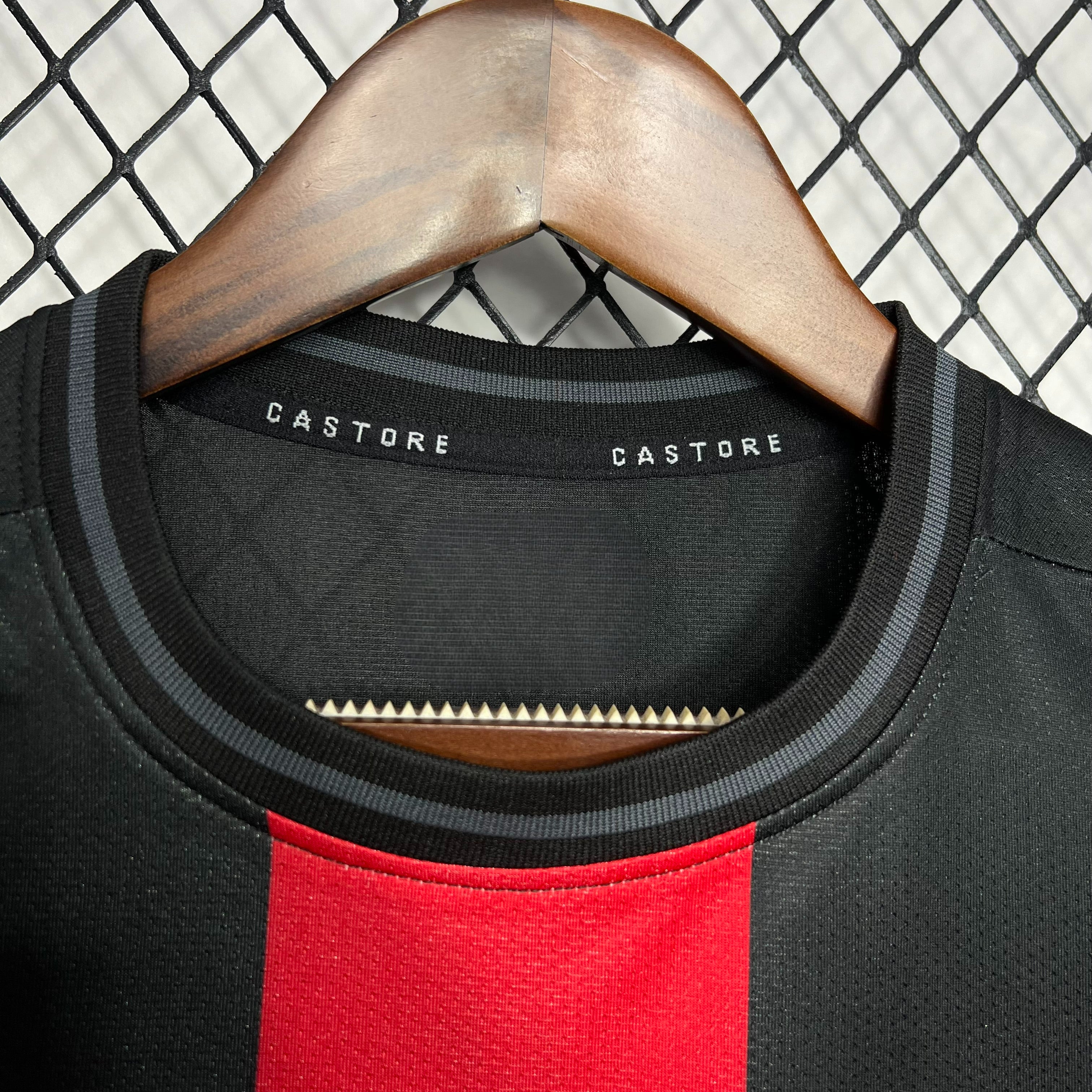 Camisola Bayer Leverkusen 23-24, Principal