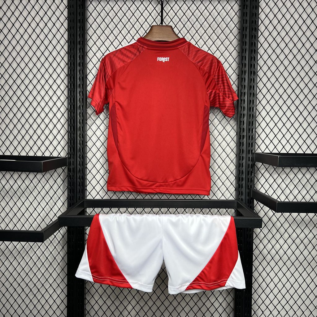 Nottingham Forest 24-25 Home Children’s Kit Personalizado