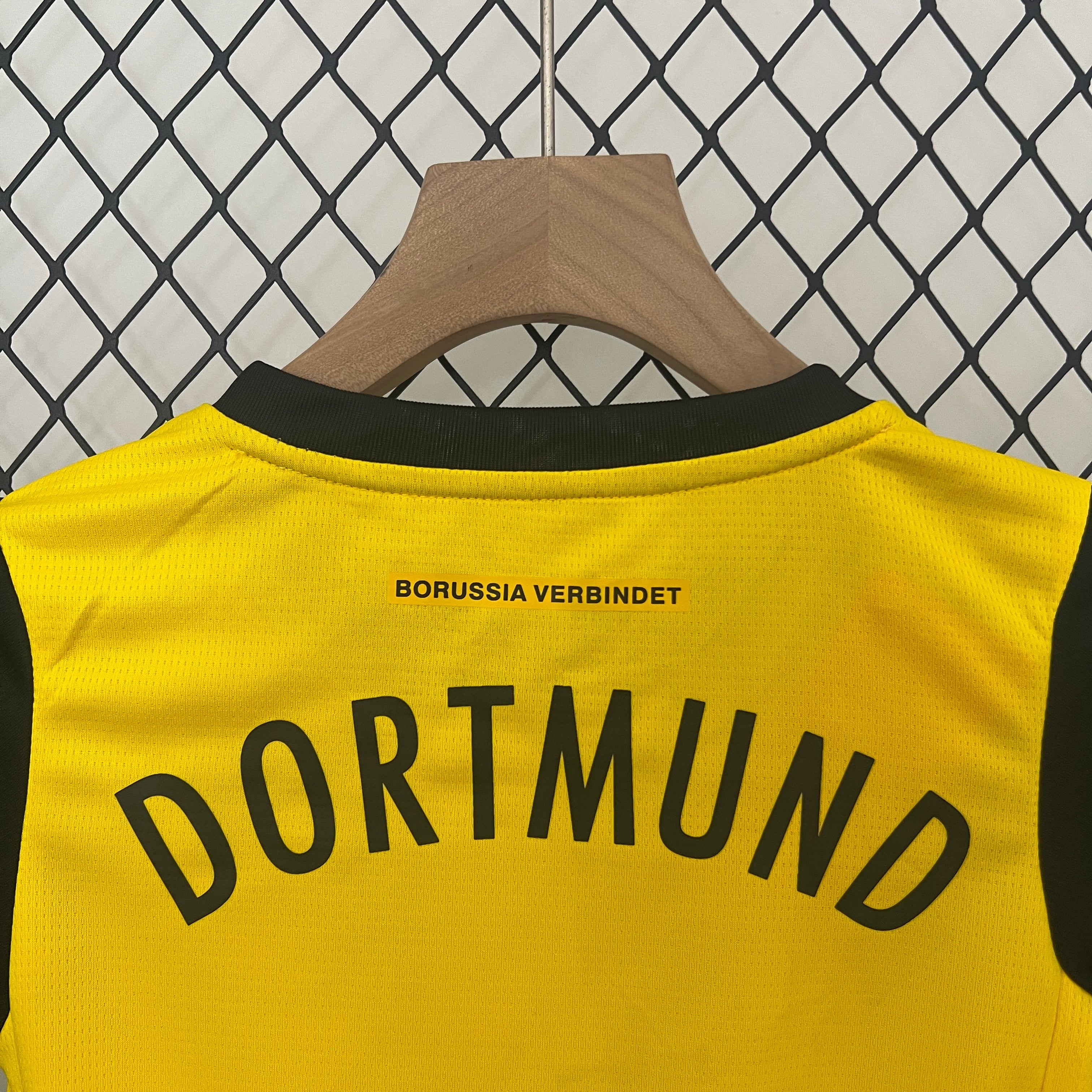 Borussia Dortmund 24-25 Home Children’s Kit Personalizado