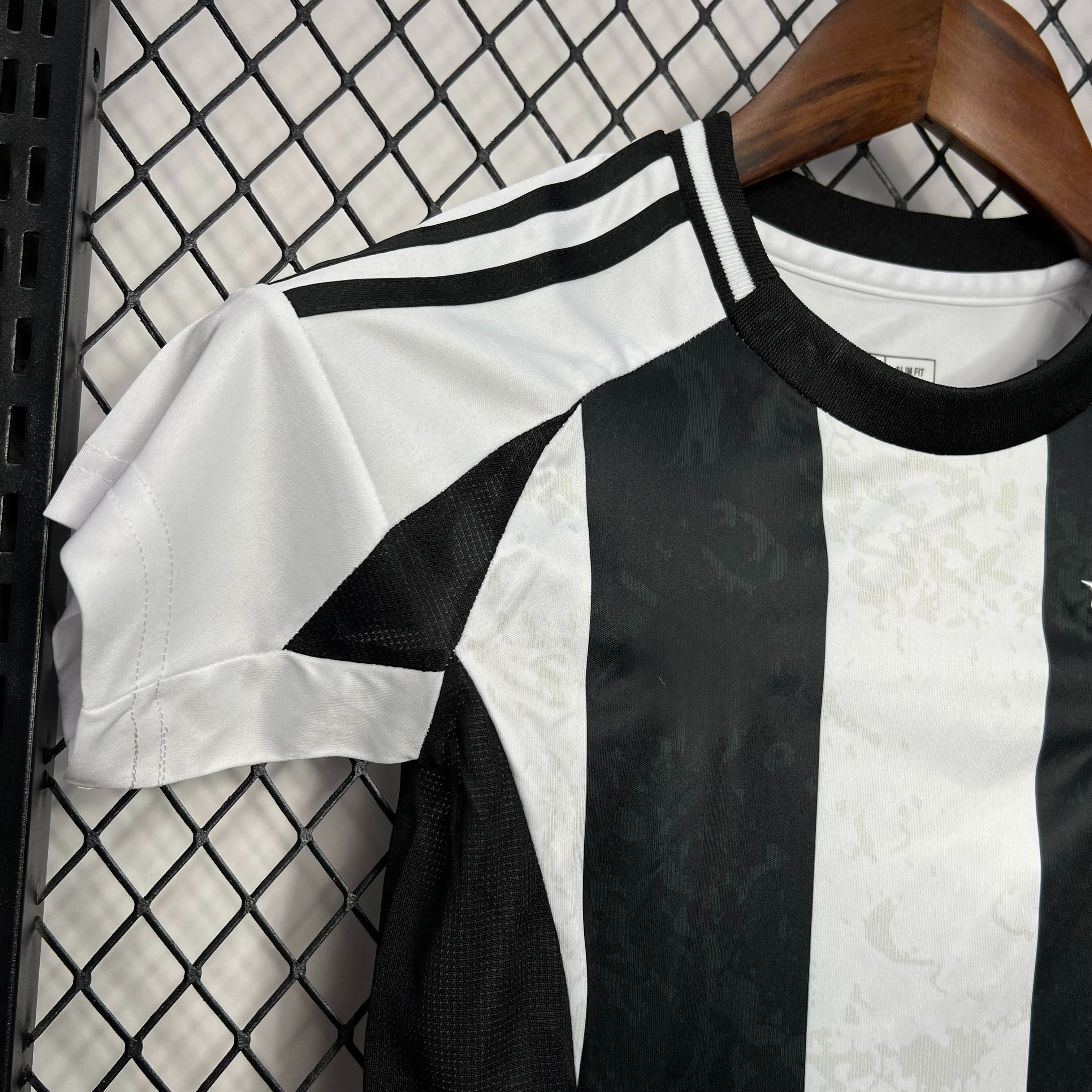 Juventus 24-25 Home Children’s Kit Personalizado
