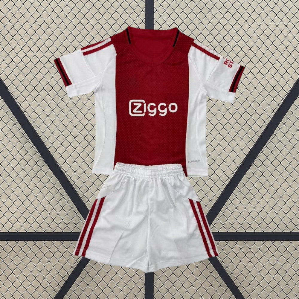 Equipamento Infantil Ajax 25-26, Principal