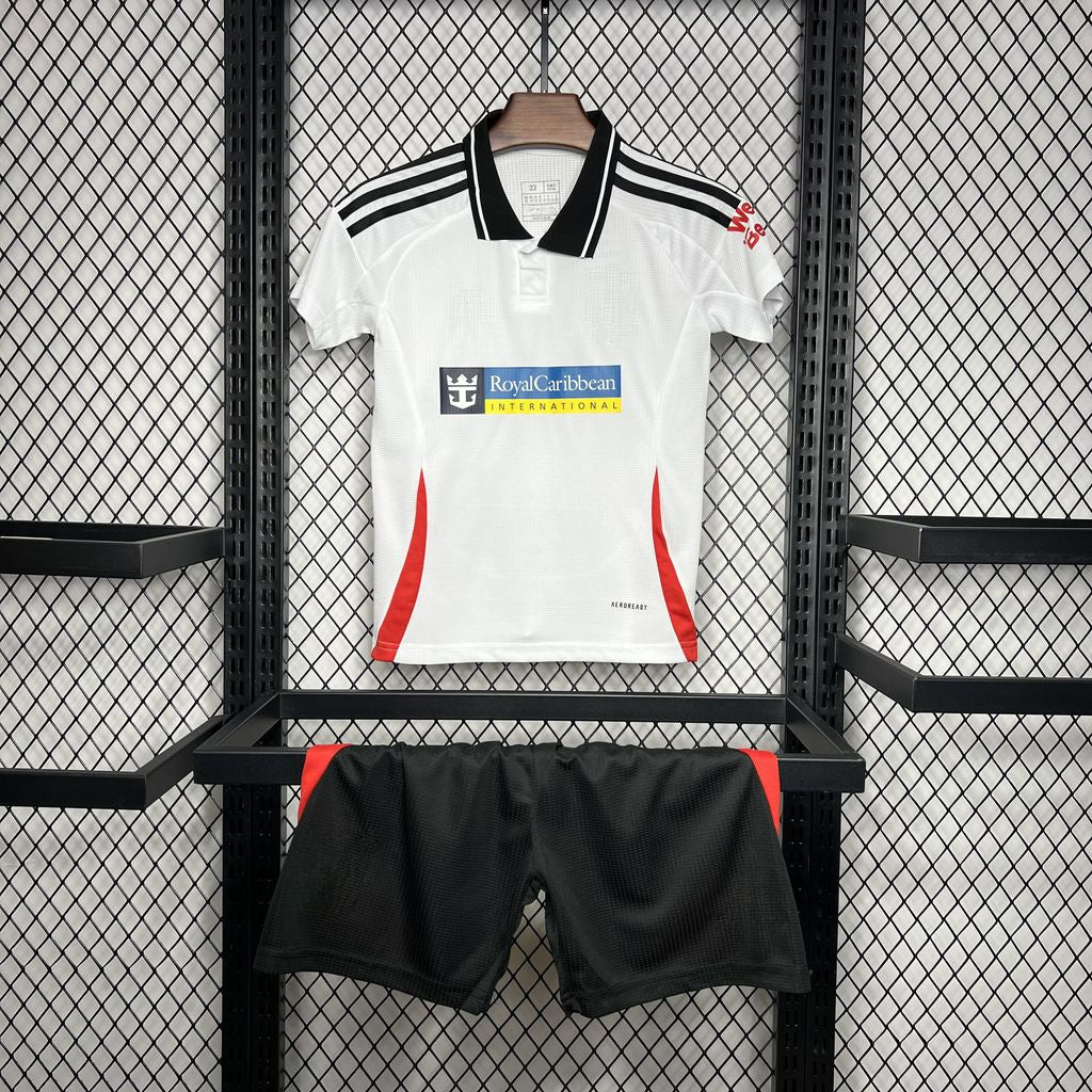Fulham 24-25 Home Children’s Kit Personalizado