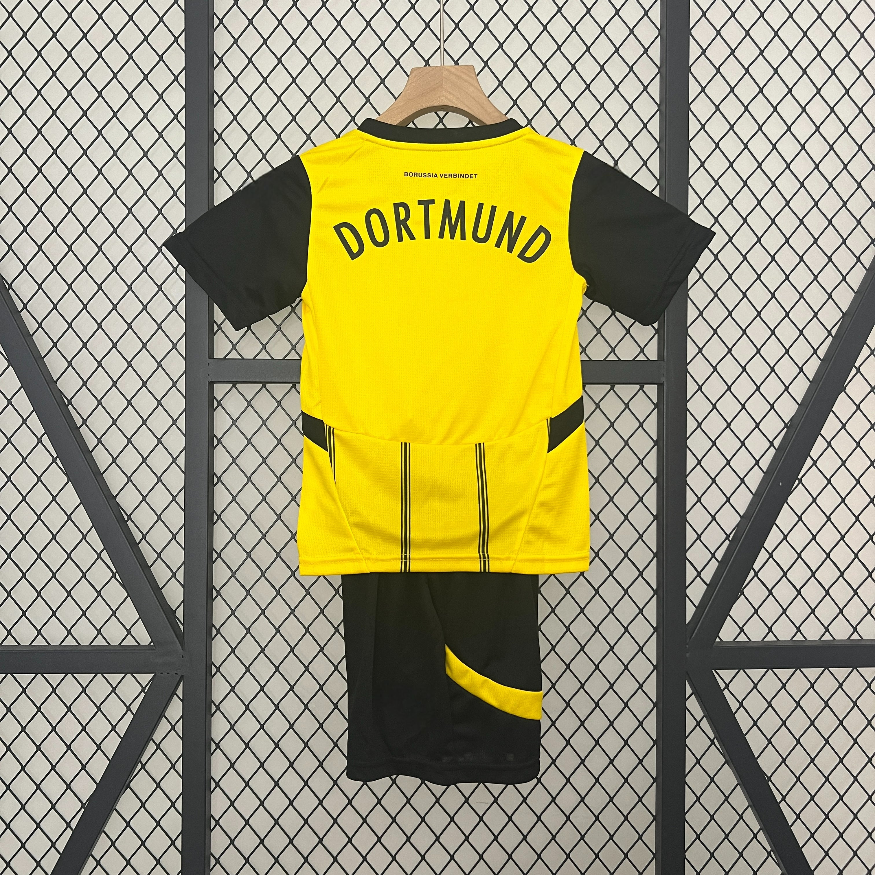 Borussia Dortmund 24-25 Home Children’s Kit Personalizado