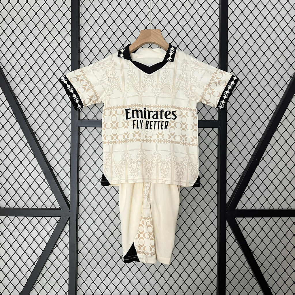 Ac Milan 23-24 Special Edition Pleasures Children’s Kit Parche Especial