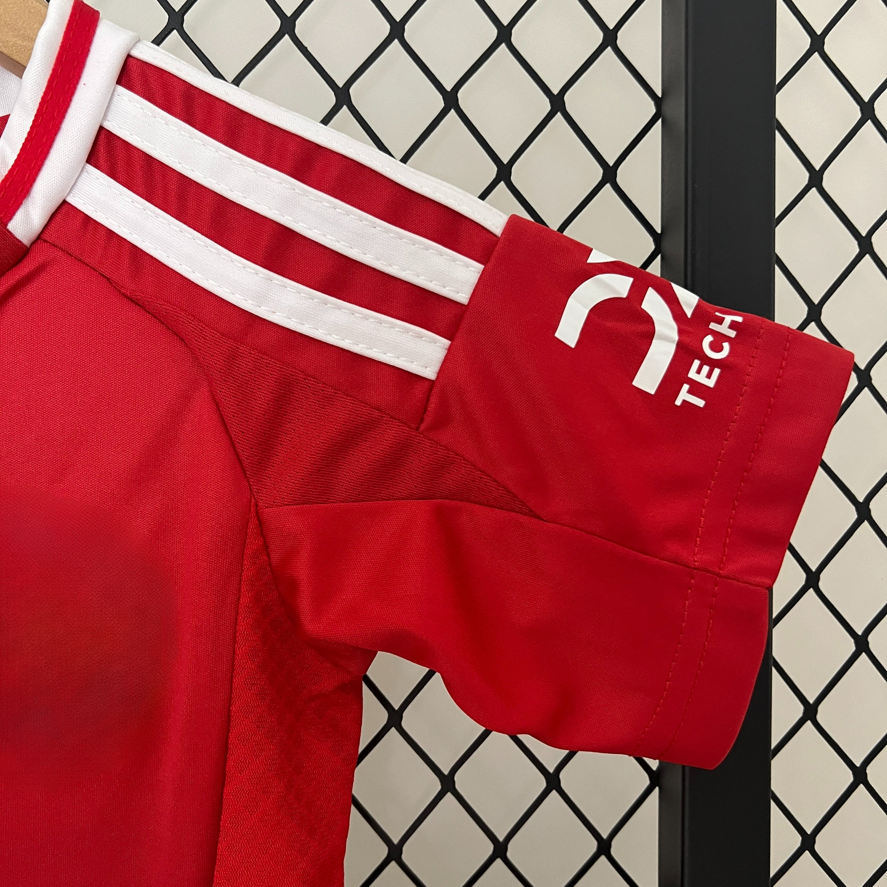 Manchester United 24-25 Home Children’s Kit Personalizado