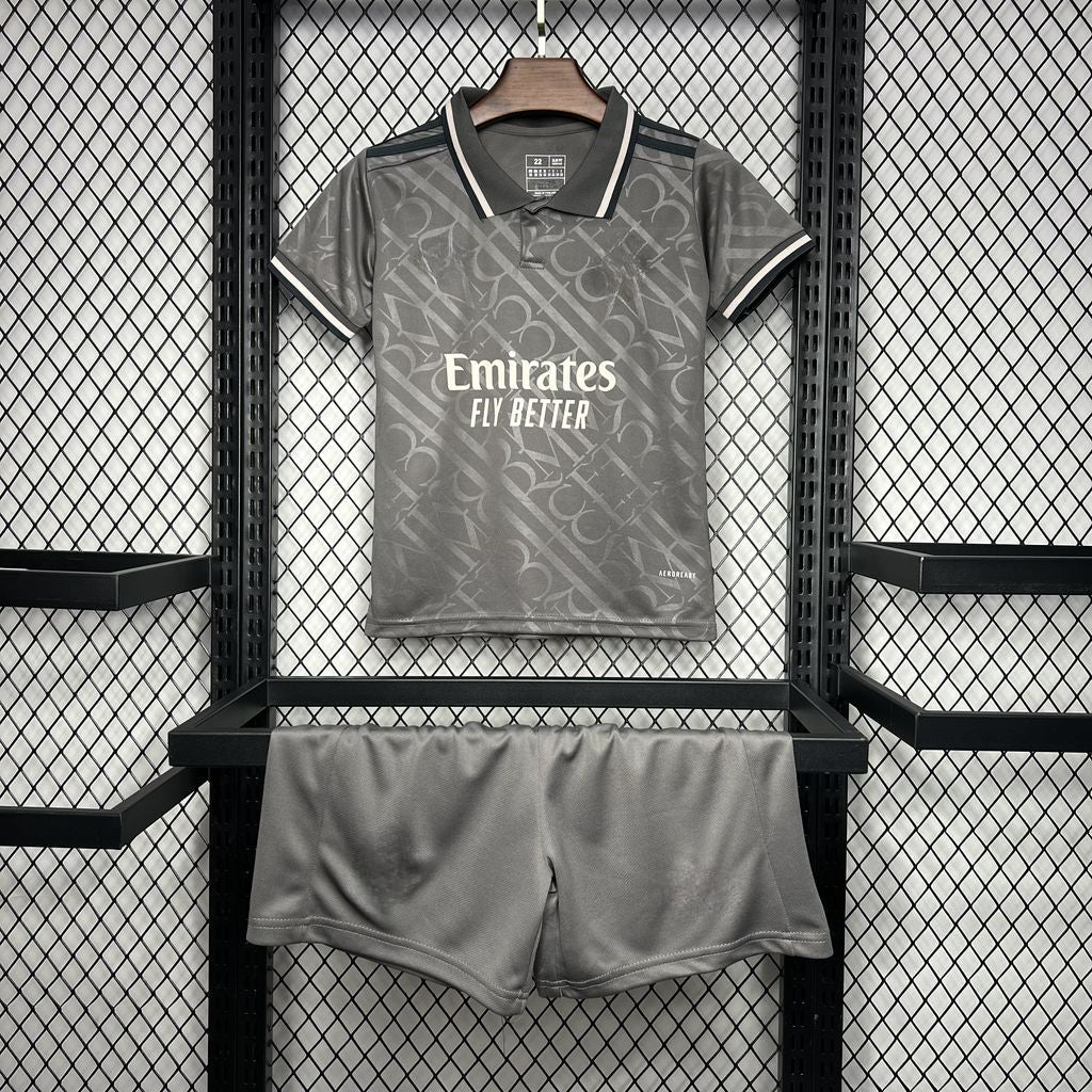R.m. 24-25 Third Kit Children’s Parche Especial