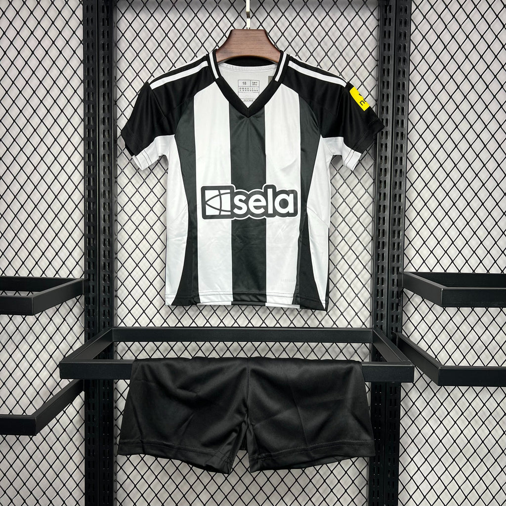 Newcastle 24-25 Home Children’s Kit Personalizado