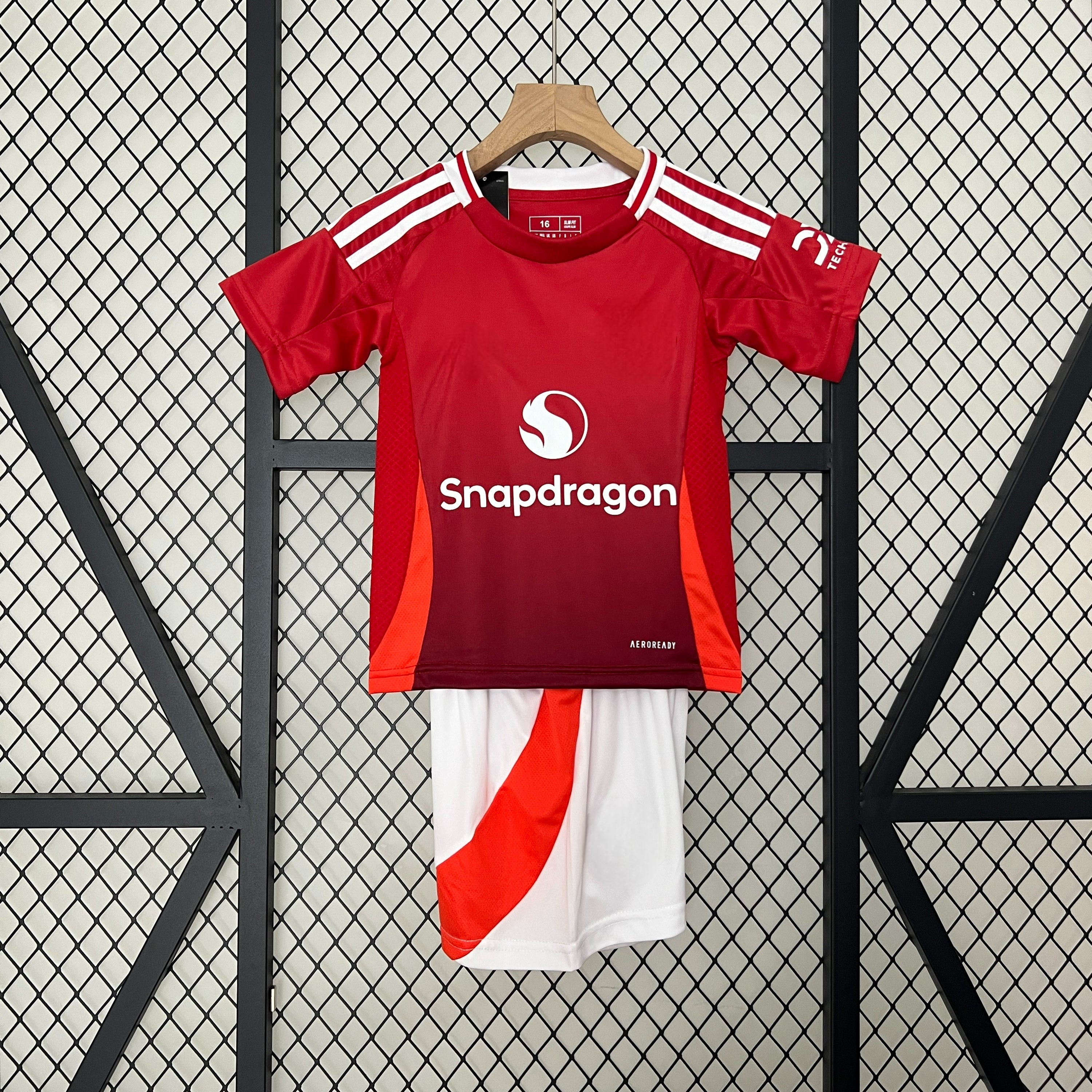 Manchester United 24-25 Home Children’s Kit Personalizado