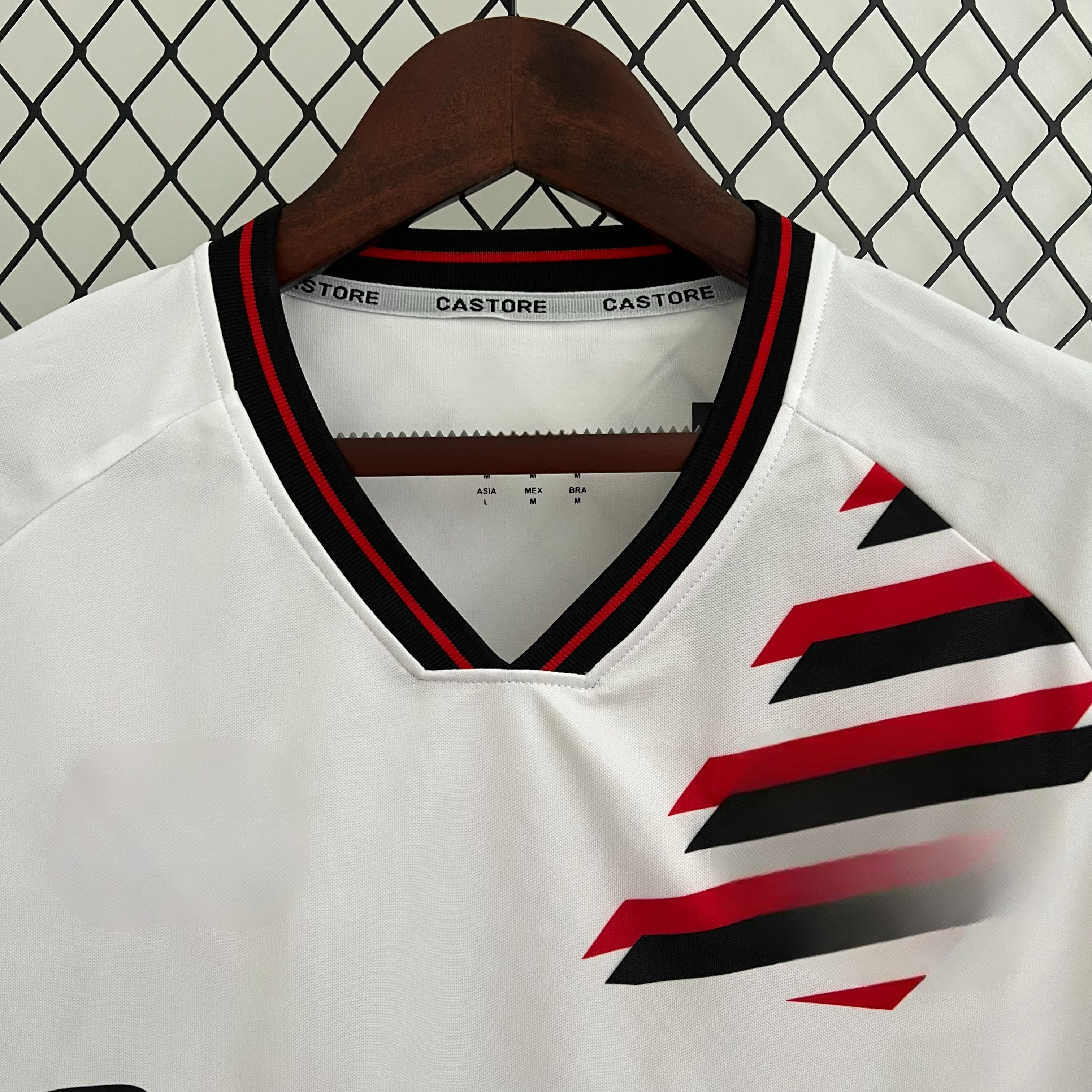 Camisola Bayer Leverkusen 23-24, Alternativa