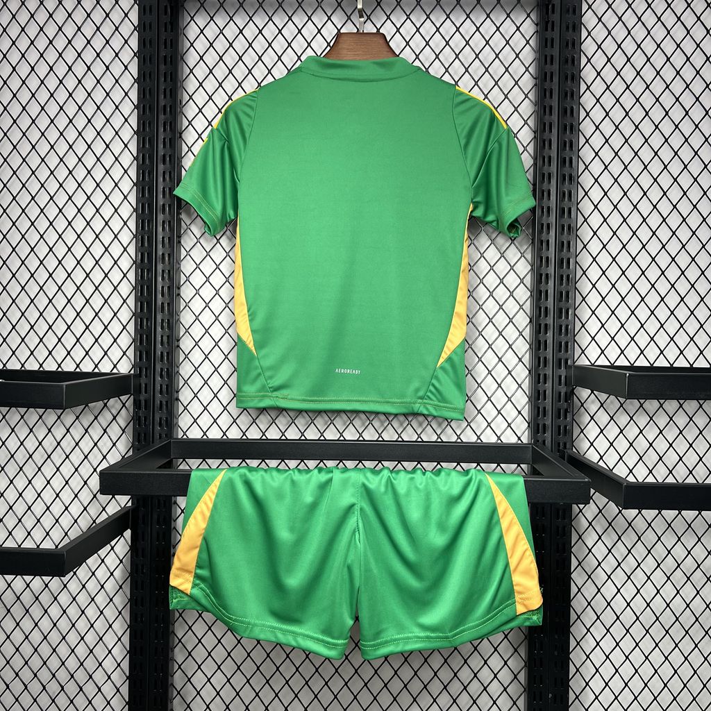Newcastle 24-25 Goalkeeper Green Children’s Kit Personalizado