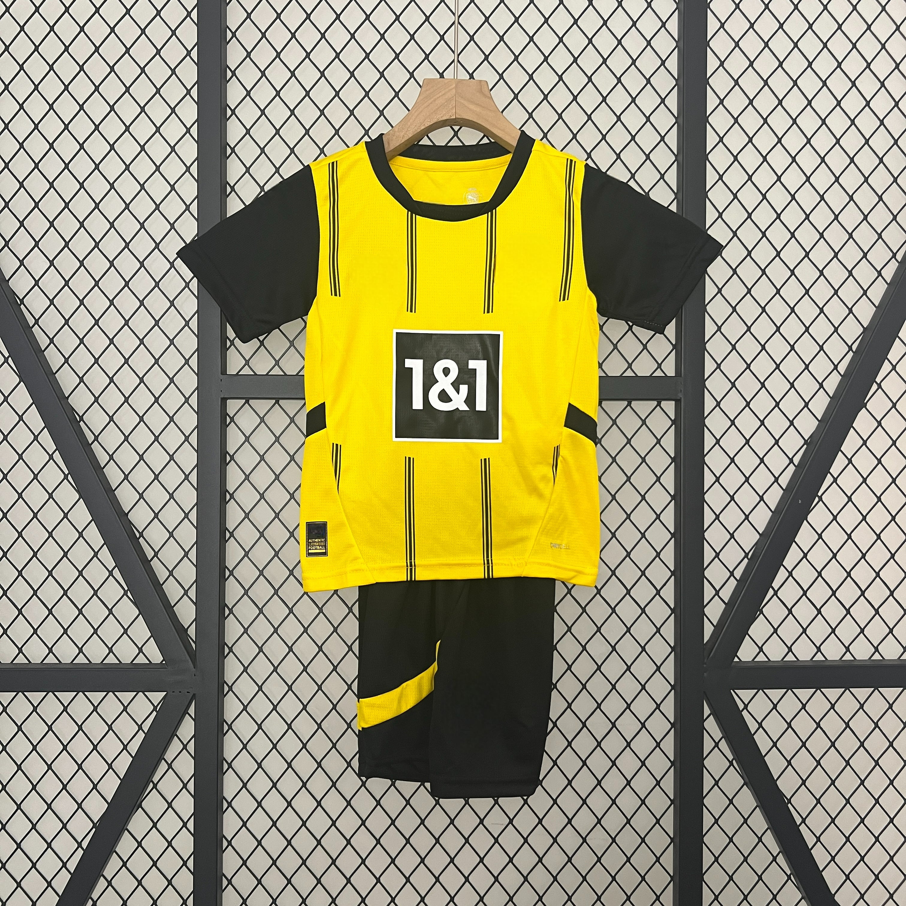 Borussia Dortmund 24-25 Home Children’s Kit Personalizado