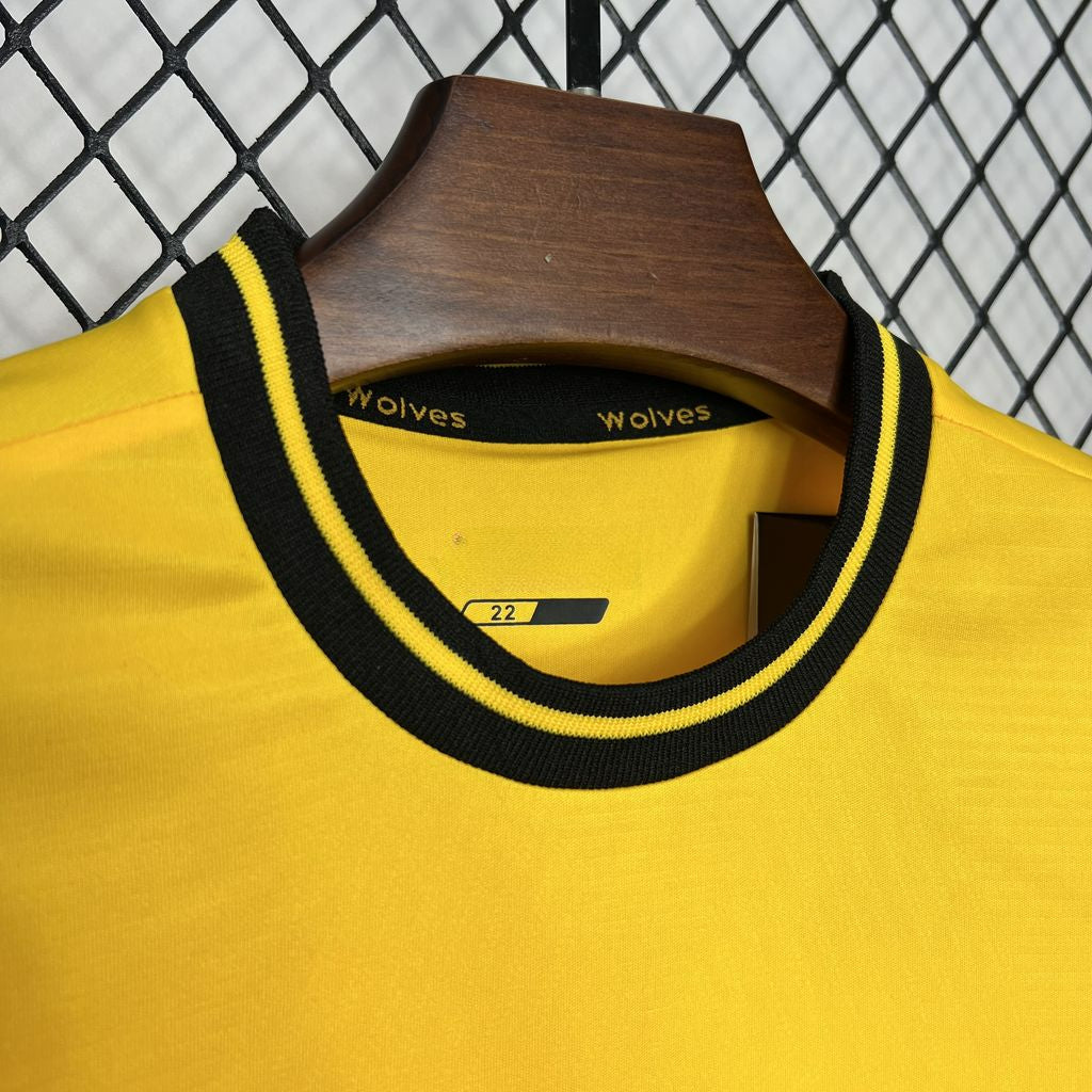 Wolves 24-25 Home Children’s Kit Personalizado