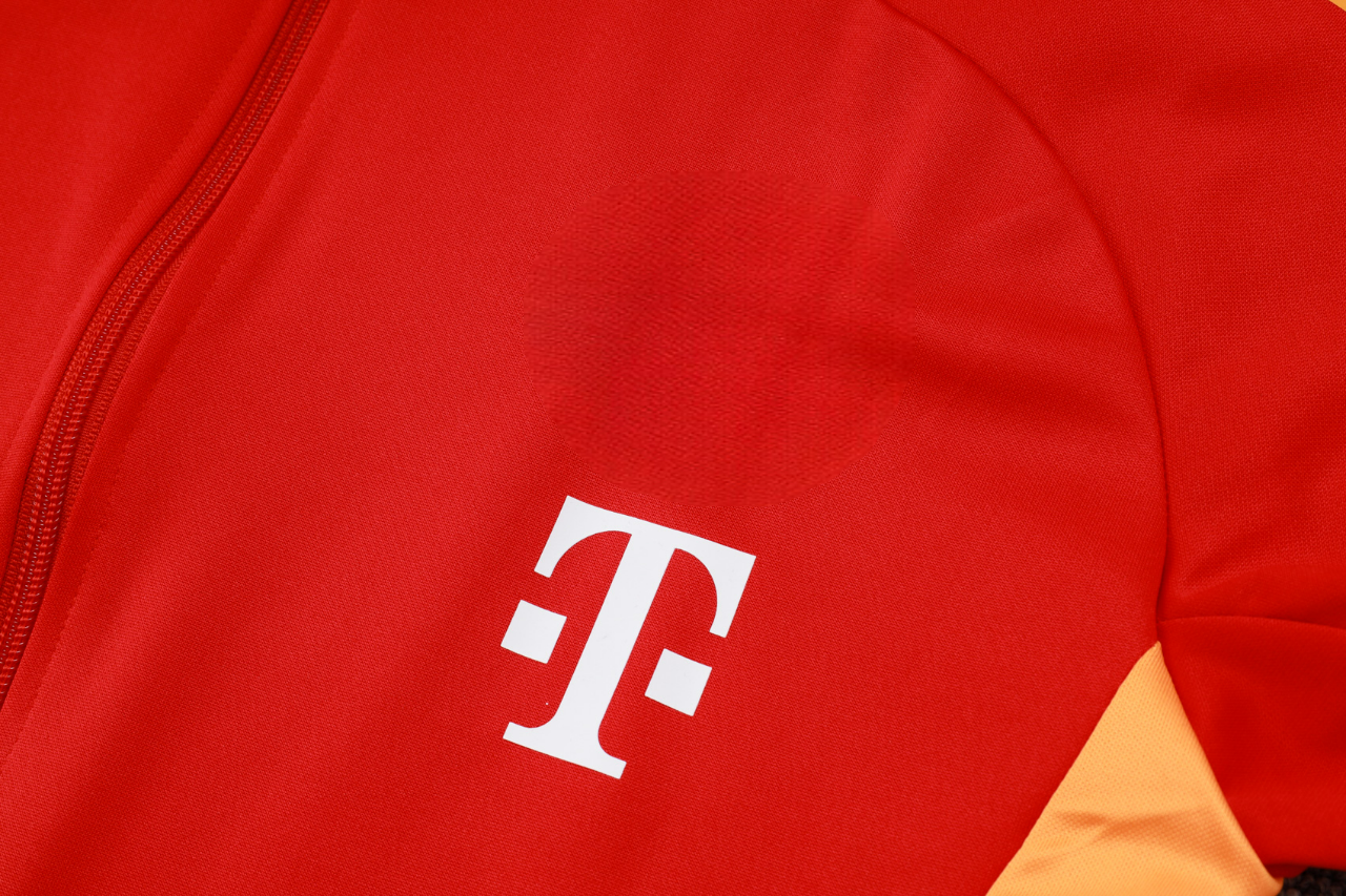 Fato de Treino Bayern de Munich 24-25, Fecho Completo, Modelo 1