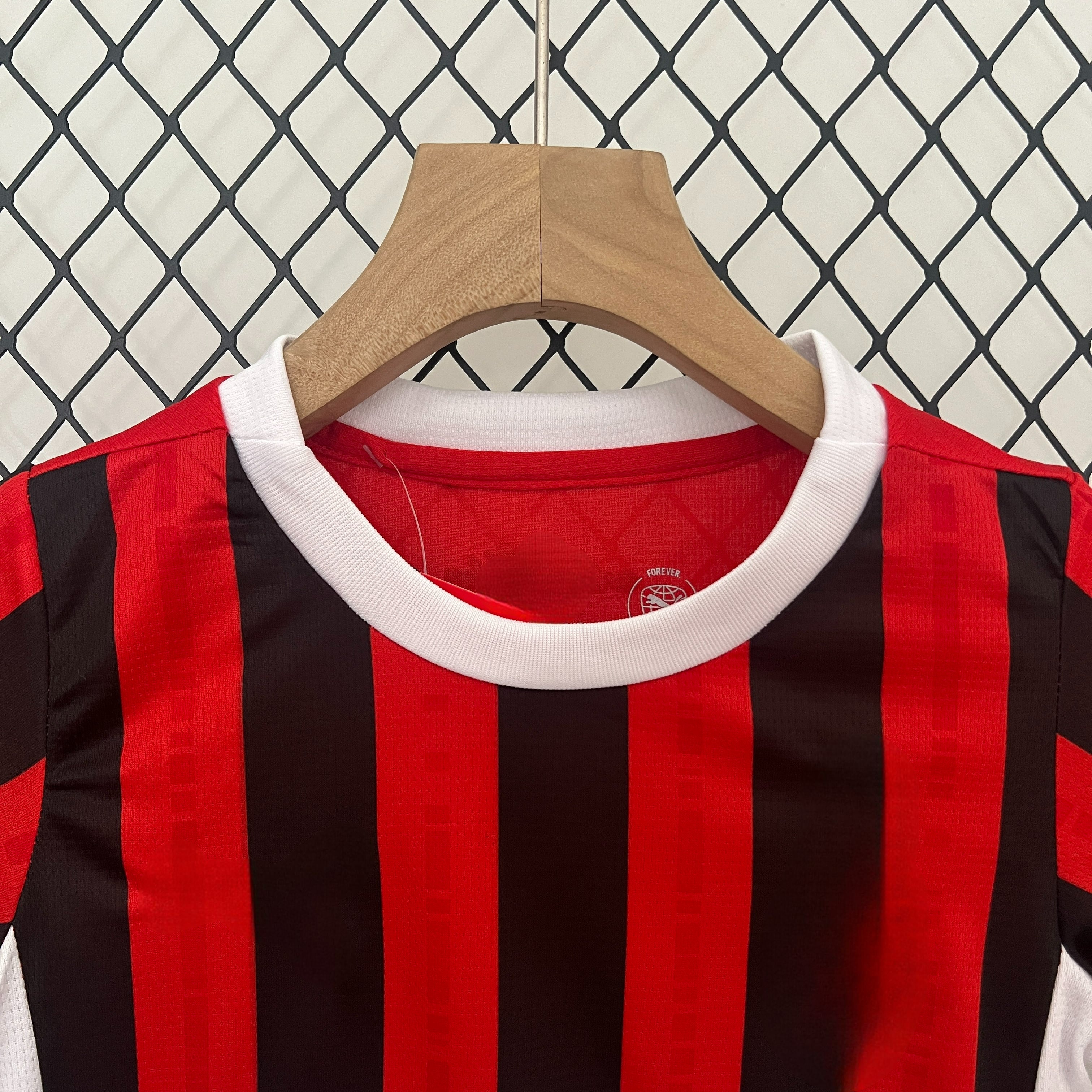 Ac Milan 24-25 Home Children’s Kit Parche Especial