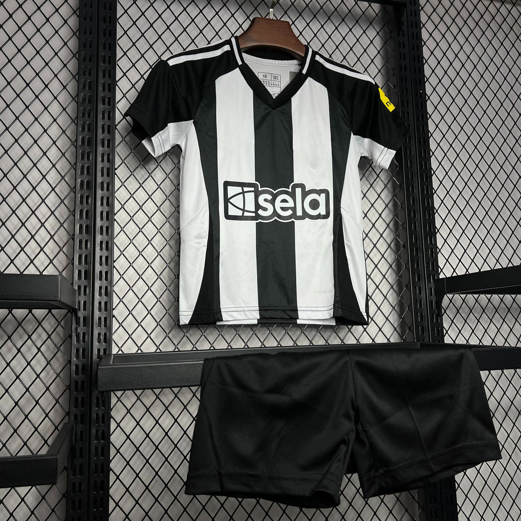 Newcastle 24-25 Home Children’s Kit Personalizado