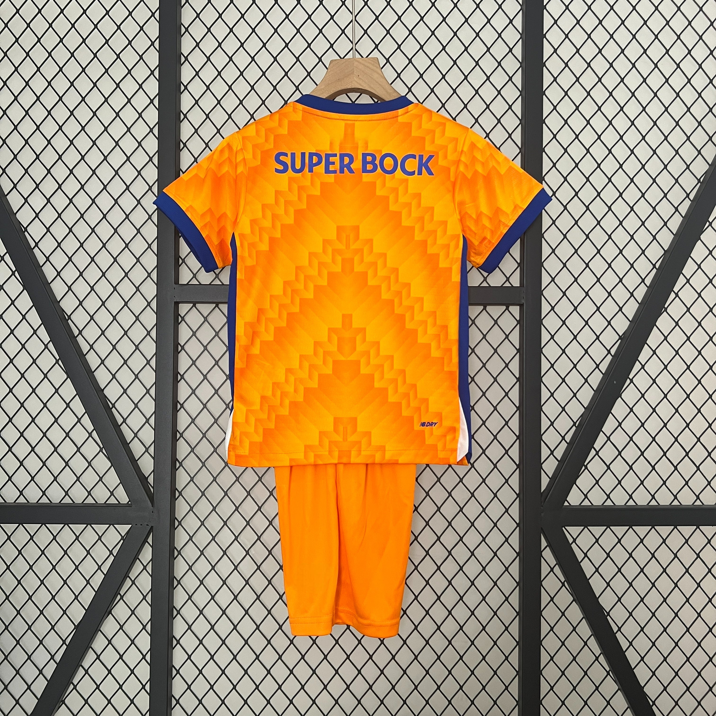 Porto 24-25 Away Children’s Kit Personalizado