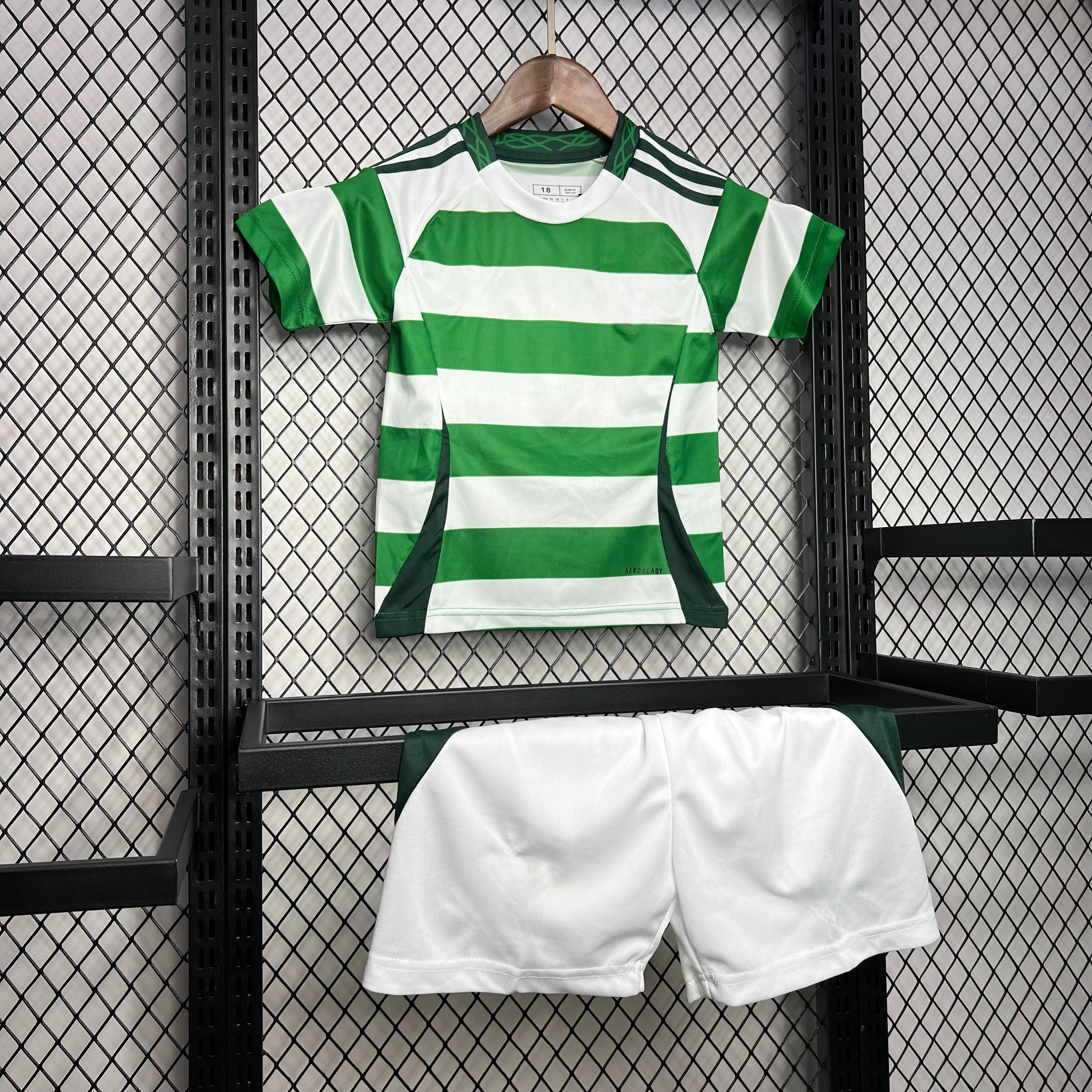Celtic 24-25 Home Children’s Kit Parche Especial