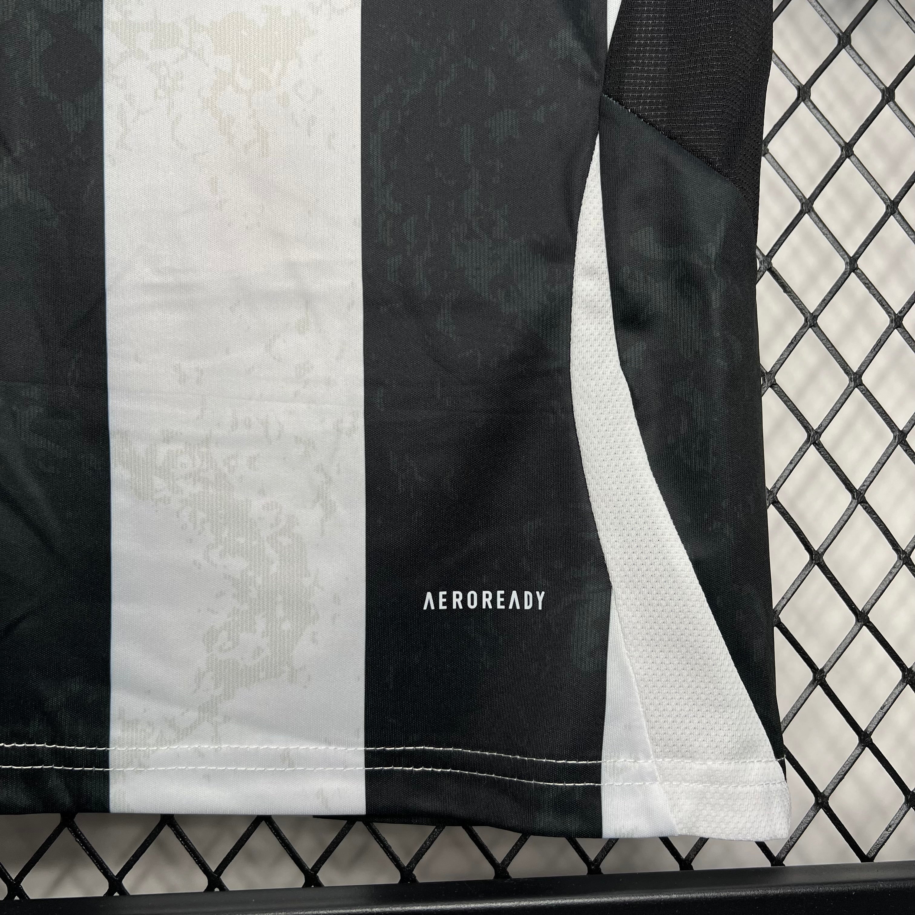 Juventus 24-25 Home Children’s Kit Personalizado