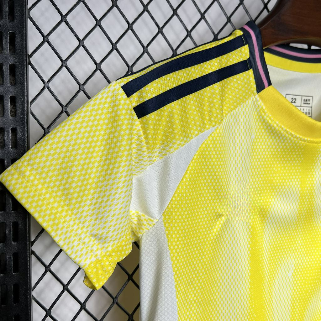 Juventus 24-25 Away Children’s Kit Personalizado
