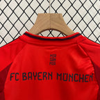 Bayern Munich 24-25 Home Children’s Kit Parche Especial