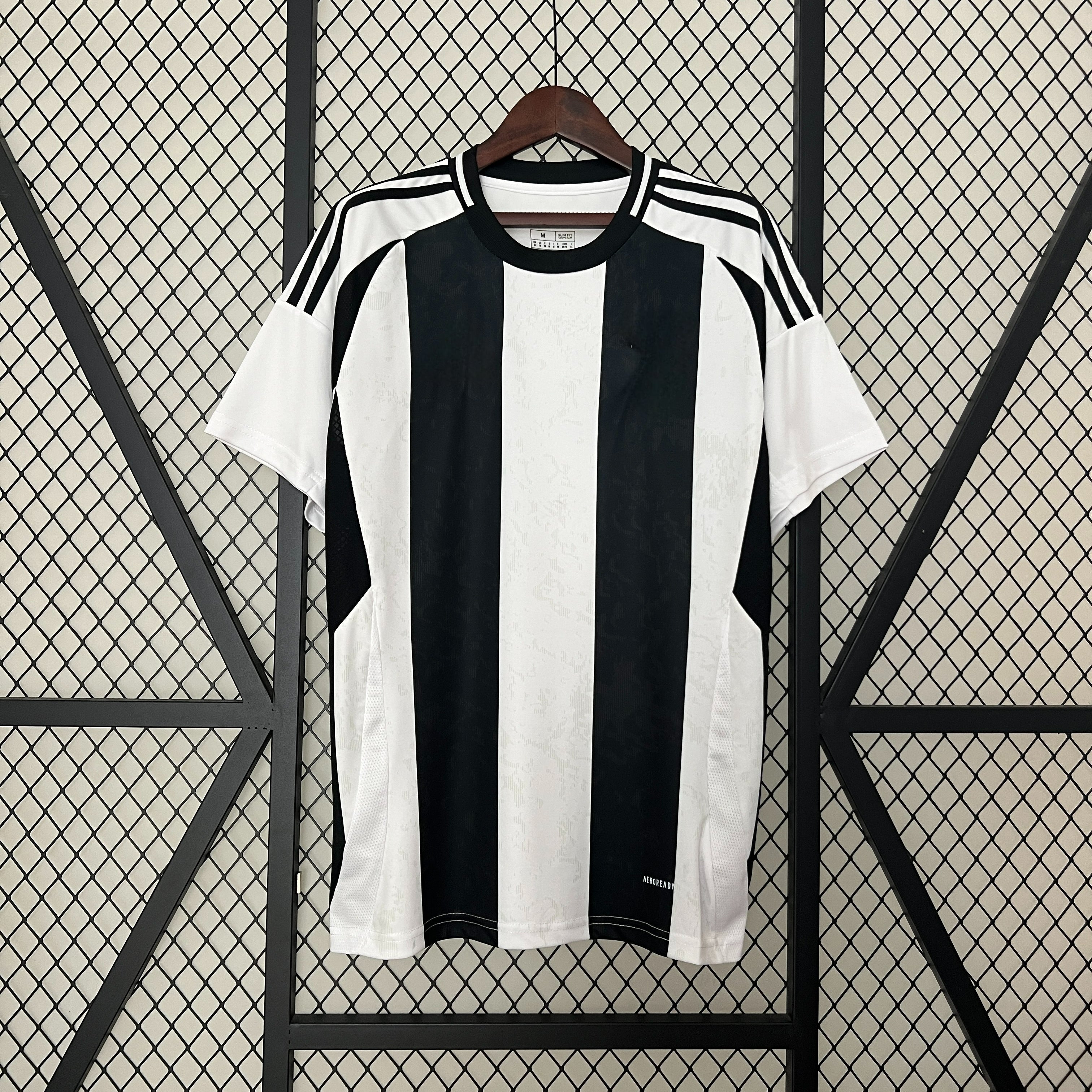 Juventus 24-25 Home Shirt Camiseta De Futbol