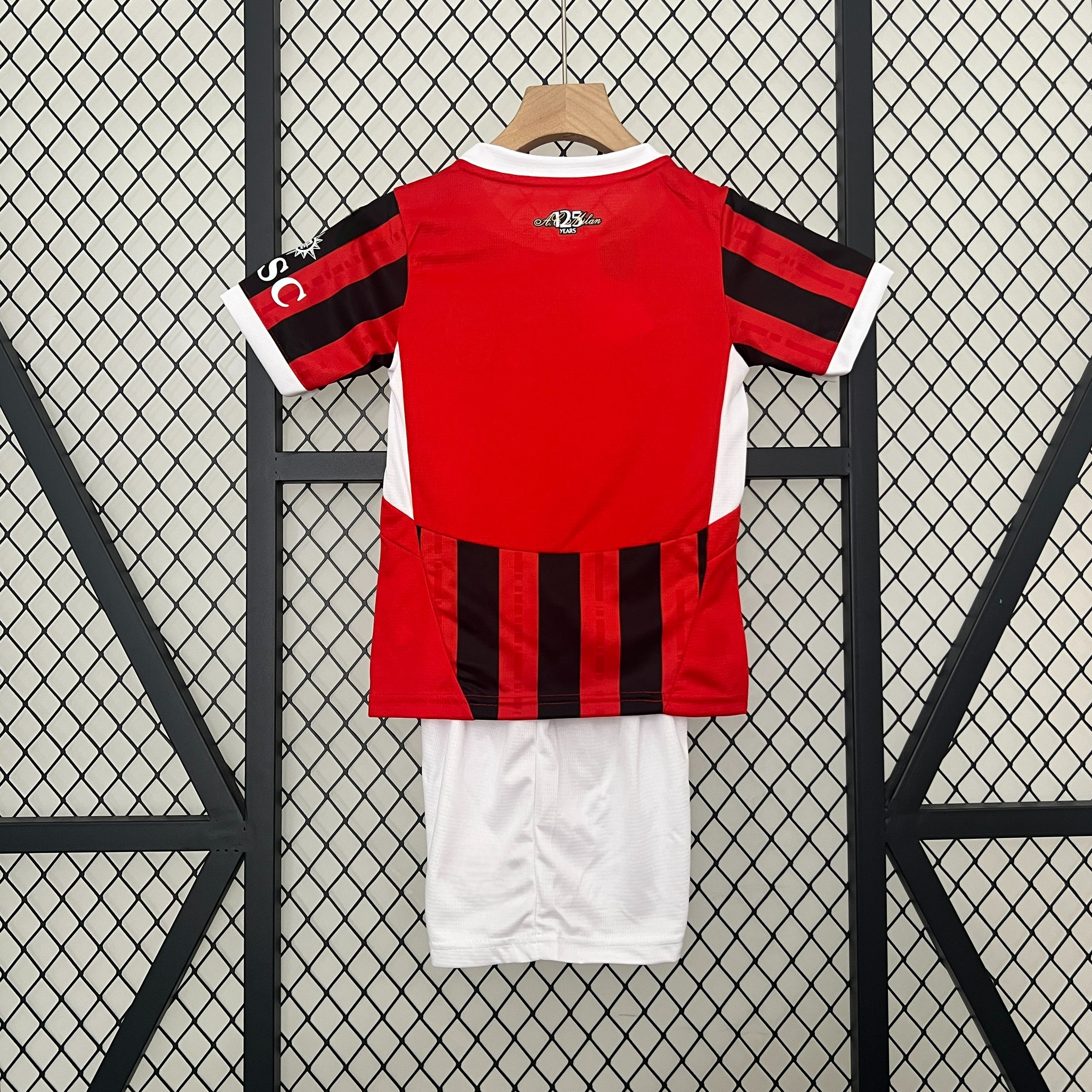 Ac Milan 24-25 Home Children’s Kit Parche Especial