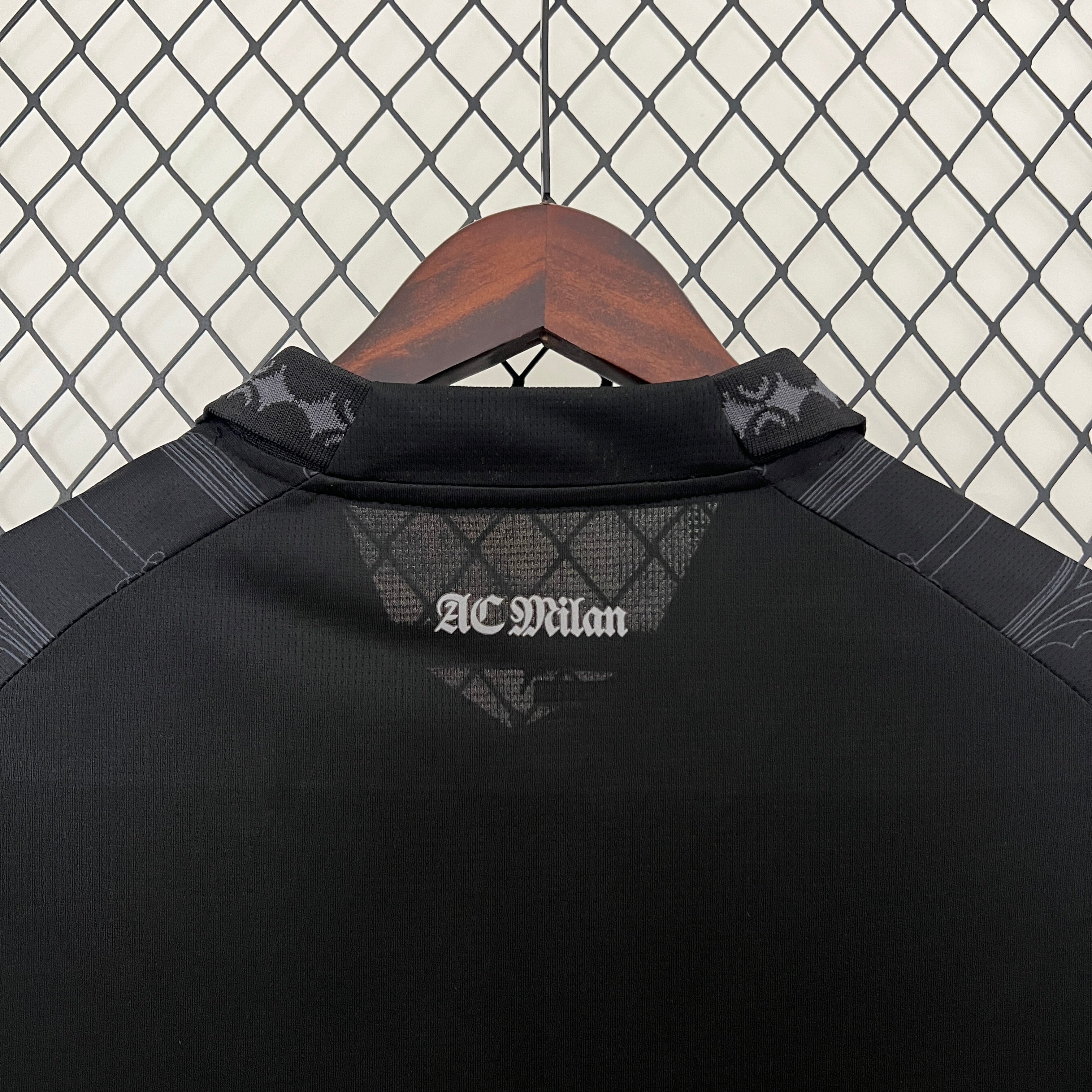 Camisola AC Milan 23-24, Edição Especial Pleasures Preto