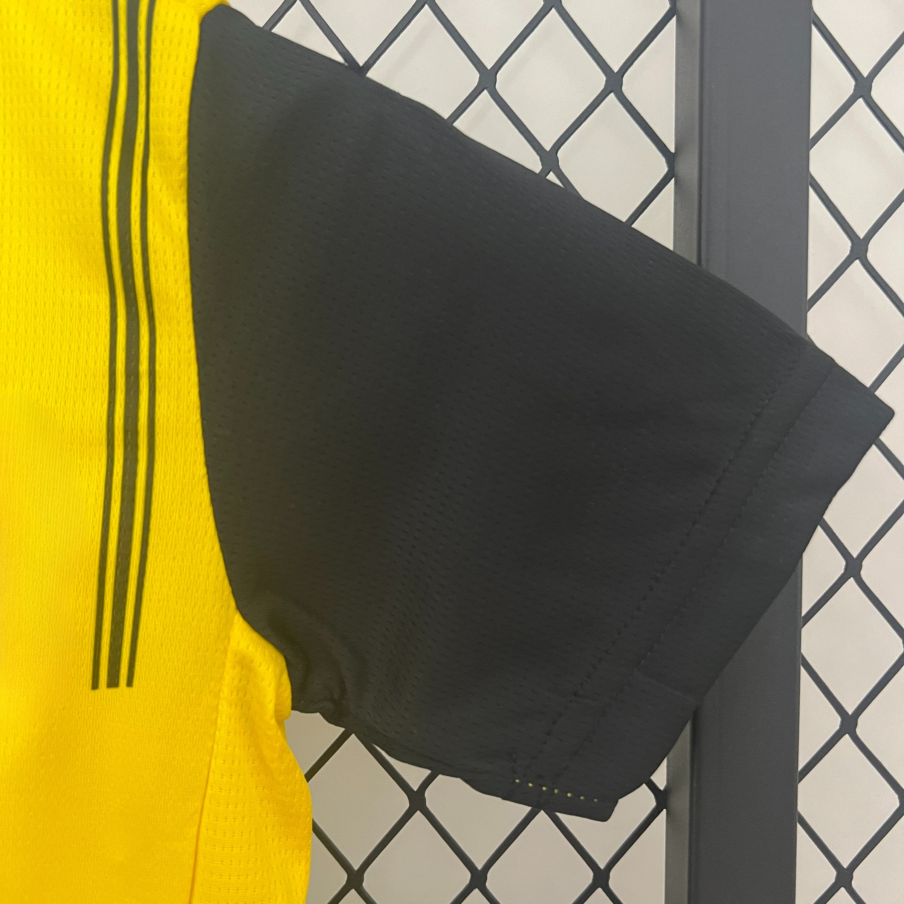 Borussia Dortmund 24-25 Home Children’s Kit Personalizado