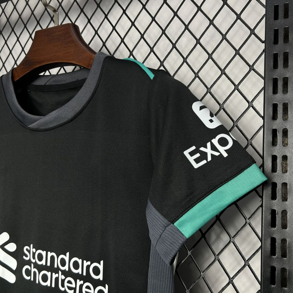Liverpool 24-25 Away Children’s Kit Parche Especial