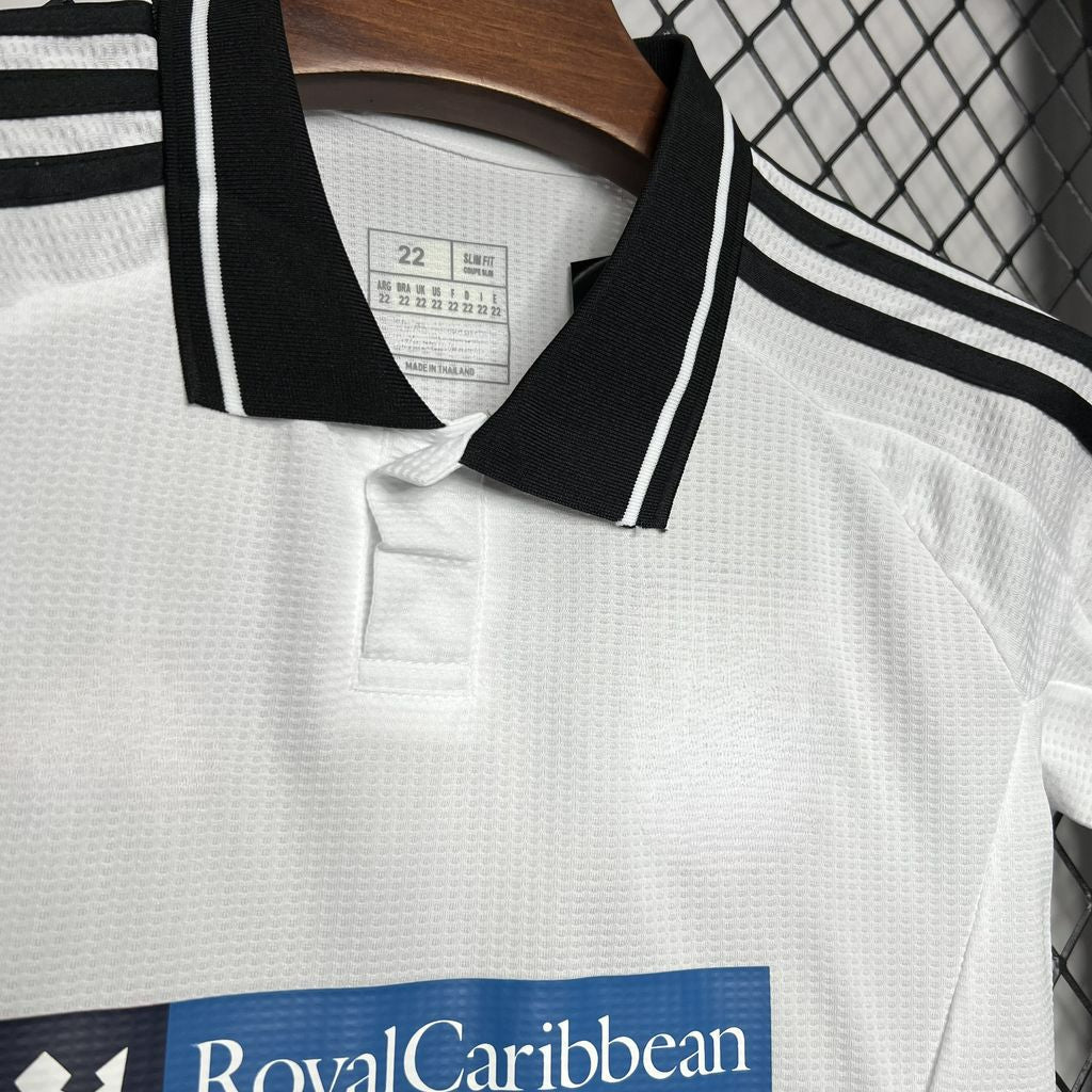 Fulham 24-25 Home Children’s Kit Personalizado