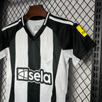Newcastle 24-25 Home Children’s Kit Personalizado