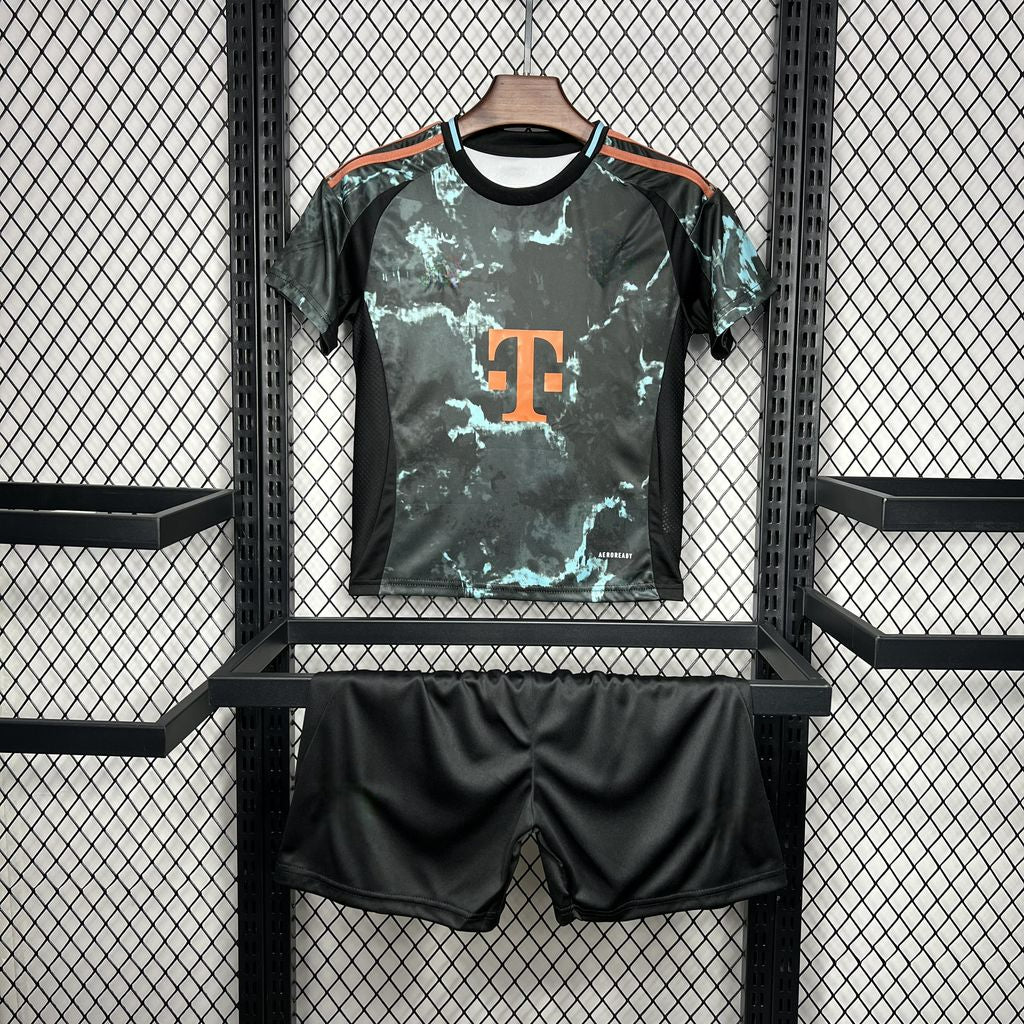 Bayern Munich 24-25 Away Children’s Kit Parche Especial