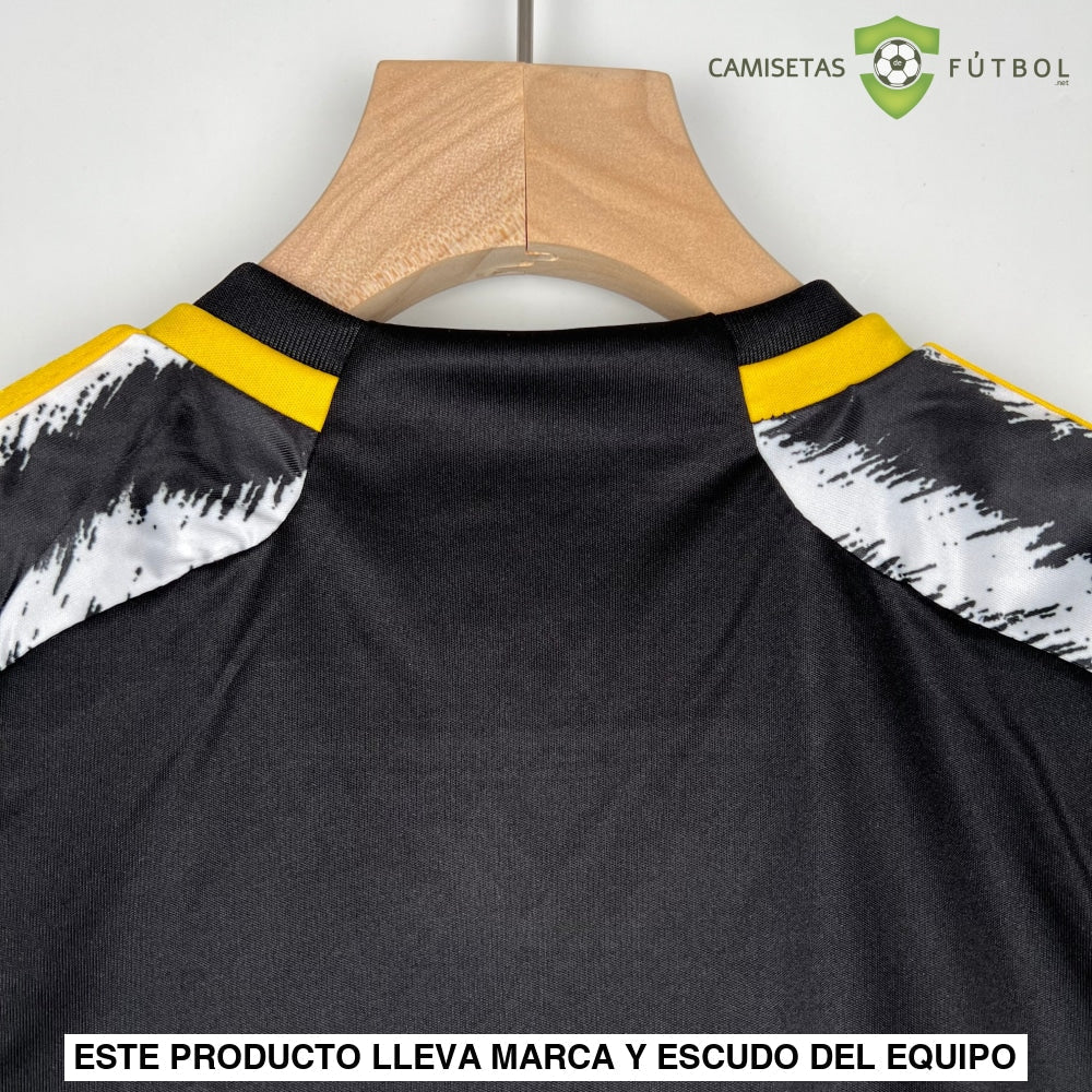 Kit Infantil Juventus 23-24 Local Personalizado