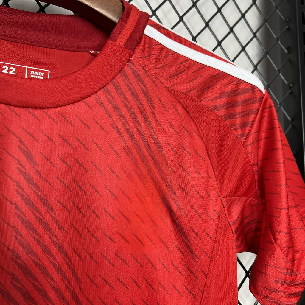 Nottingham Forest 24-25 Home Children’s Kit Personalizado