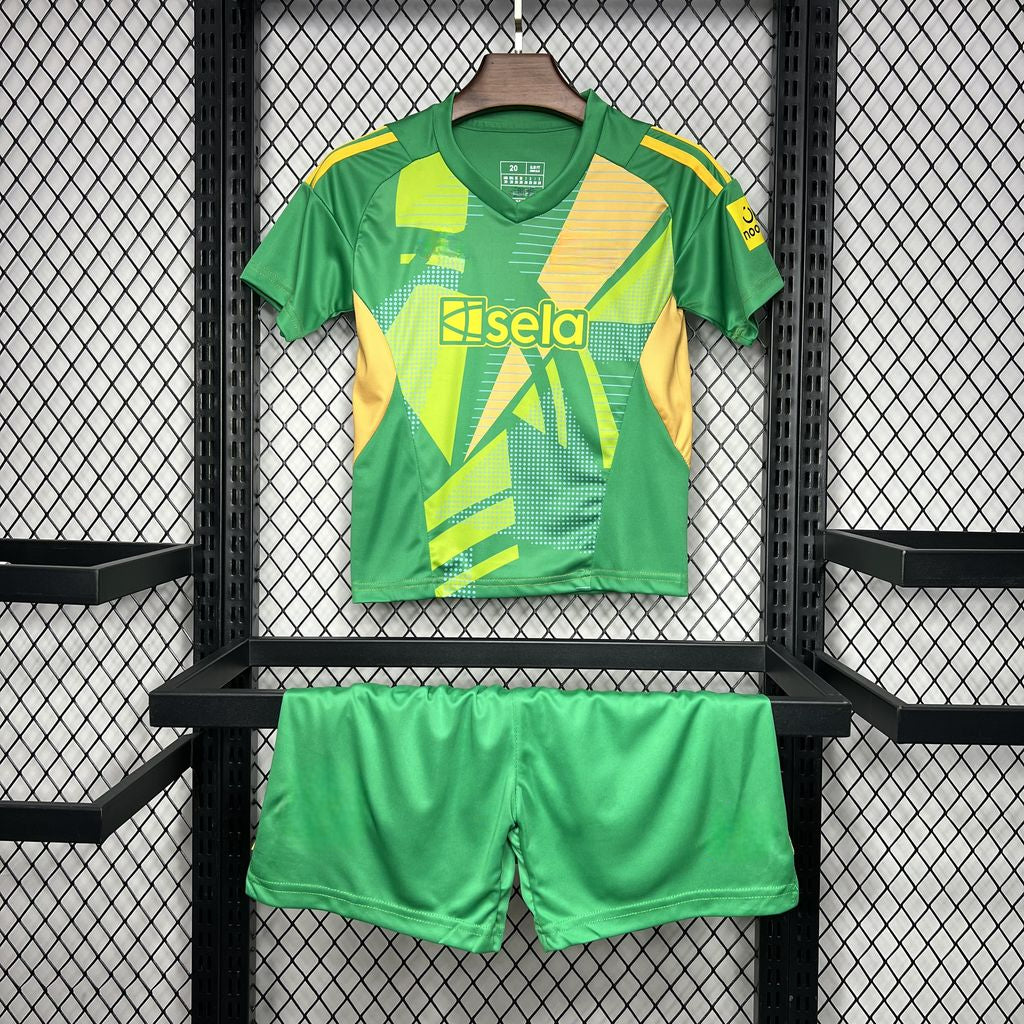 Newcastle 24-25 Goalkeeper Green Children’s Kit Personalizado